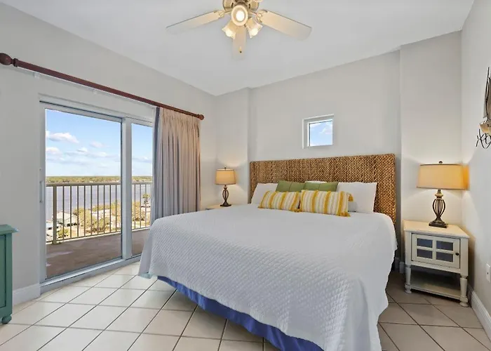 Apartment Crystal Tower 1101 By Youngs Suncoast *